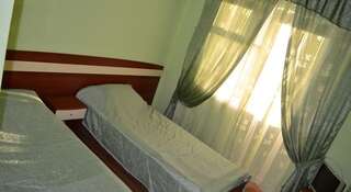 Гостиница Izumrud Джубга Стандартный двухместный номер с 2 отдельными кроватями-2